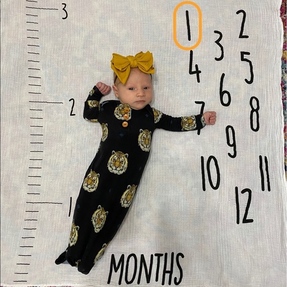 Posh Peanut 0-3 mos Tiger print knotted sleeper. - Picture 7 of 7